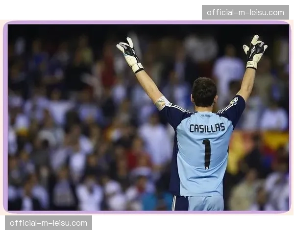 瞬间聚焦:诺伊尔神扑后怒吼,激励拜仁防线顶住皇马最后猛攻 瞬间聚焦:诺伊尔神扑后怒吼,激励拜仁防线顶住皇马最后猛攻